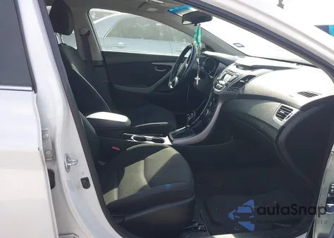 2016 Hyundai Elantra Value Edition z USA, uszkodzony, nr VIN 5NPDH4AE3GH745964